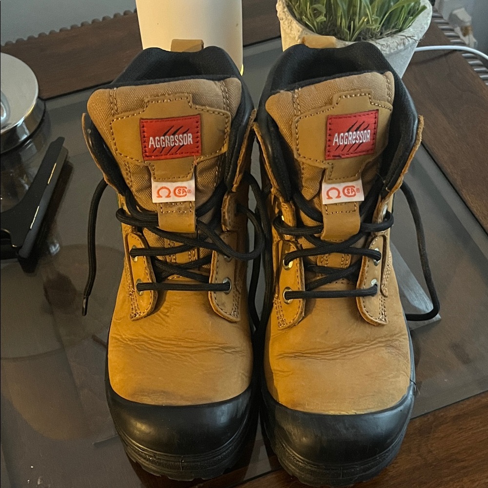 Aggressor Tan and Black Work Boots